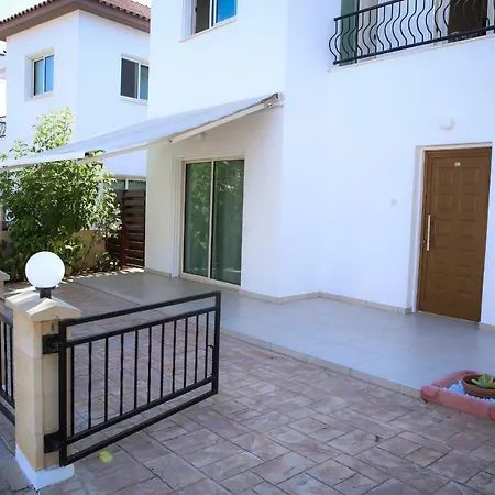 Pernera Exclusive Feriehus Paralimni